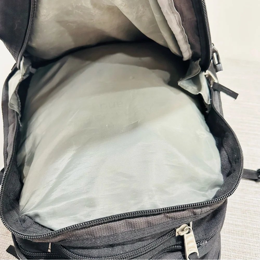 High Sierra Swerve Laptop Backpack Black -Fits up‎ to 17